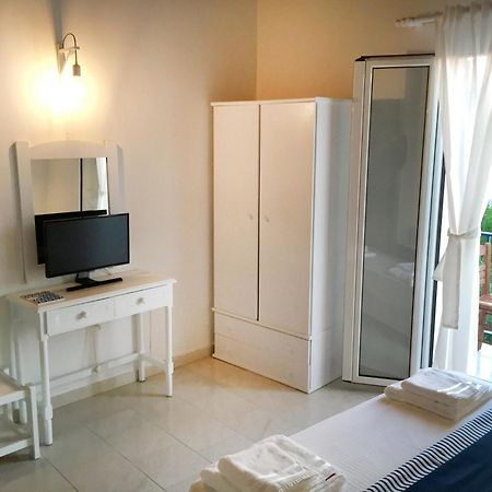 Loukia Studios & Suites Kini Zewnętrze zdjęcie